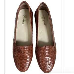 Trotters Liz Brown Basket Weave Leather Pointed Toe Slip-On Loafers Size 8.5